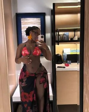 Renee Adjoa OnlyFans Leaked Free Thumbnail Picture - #8f2z5x8ET2