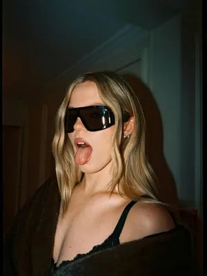 Renee Rapp OnlyFans Leaked Free Thumbnail Picture - #6yr1Rq2Yws