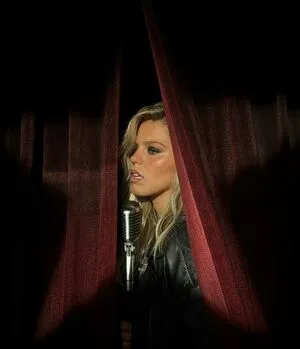 Renee Rapp OnlyFans Leaked Free Thumbnail Picture - #8bhLzpYTaz