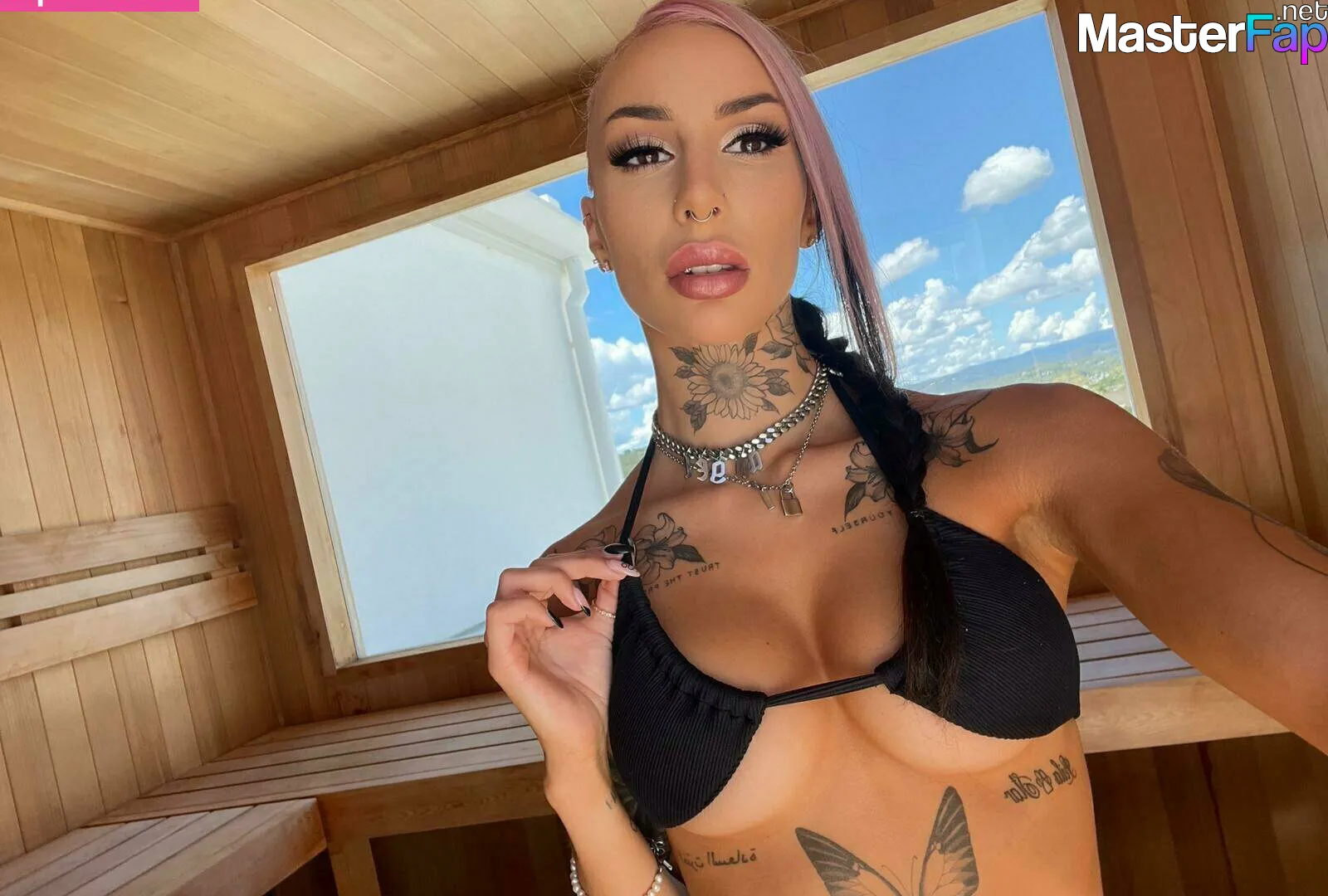 renee_savy