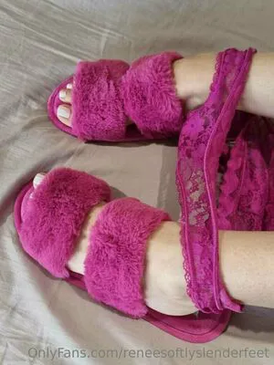 Reneesoftlyslenderfeet OnlyFans Leaked Free Thumbnail Picture - #BPPn11DezT