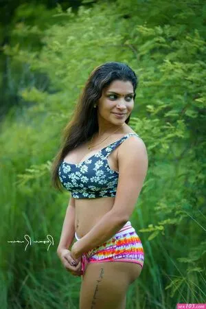 Resmi R Nair OnlyFans Leaked Free Thumbnail Picture - #1Q8gjjoLH1