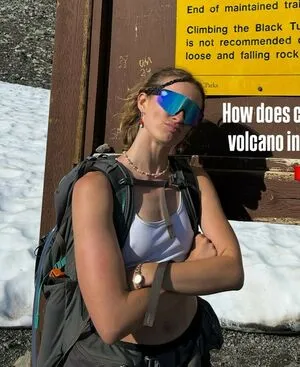 Rhiannonhikes OnlyFans Leaked Free Thumbnail Picture - #kheLDhaJOv