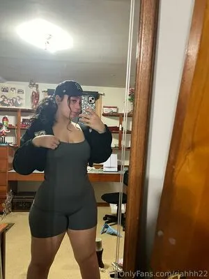 Riahhh22 OnlyFans Leaked Free Thumbnail Picture - #2uR5USjEXA