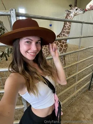 Ridewithcarms OnlyFans Leaked Free Thumbnail Picture - #8C34ATuJeS