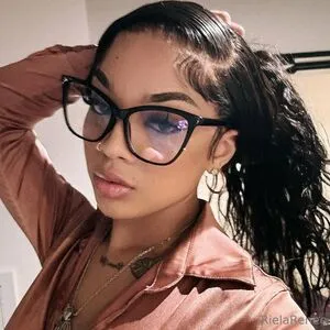 Rielarenee OnlyFans Leaked Free Thumbnail Picture - #4byzPwztAQ