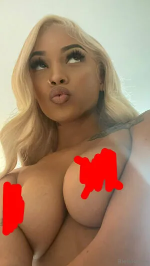 Rielarenee OnlyFans Leaked Free Thumbnail Picture - #ihiQgvasF4