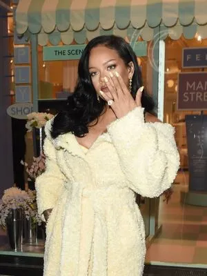 Rihanna OnlyFans Leaked Free Thumbnail Picture - #2DSq8BDcQ3