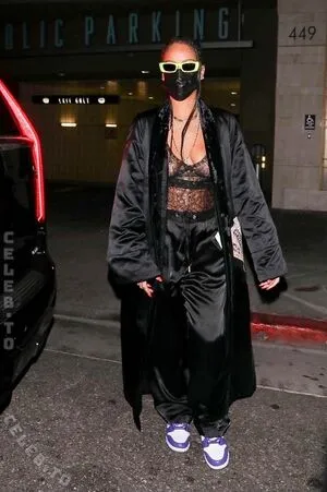 Rihanna OnlyFans Leaked Free Thumbnail Picture - #2g2G2VoEuA