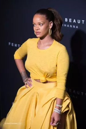Rihanna OnlyFans Leaked Free Thumbnail Picture - #3H3fNeFz3l