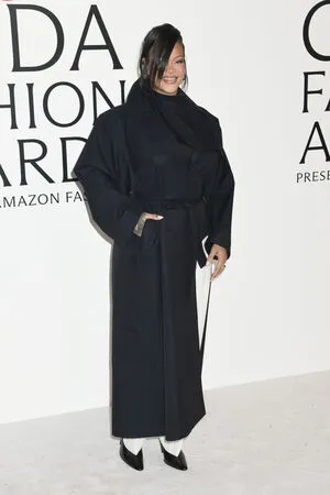 Rihanna OnlyFans Leaked Free Thumbnail Picture - #4RPHd6IwAE