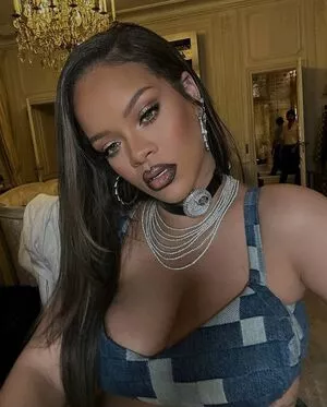 Rihanna OnlyFans Leaked Free Thumbnail Picture - #4ShWlIIeYV