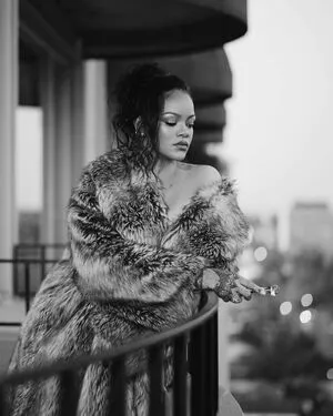 Rihanna OnlyFans Leaked Free Thumbnail Picture - #7y1yHtF45f