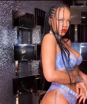 Rihanna OnlyFans Leaked Free Thumbnail Picture - #8qxAHeMxCI