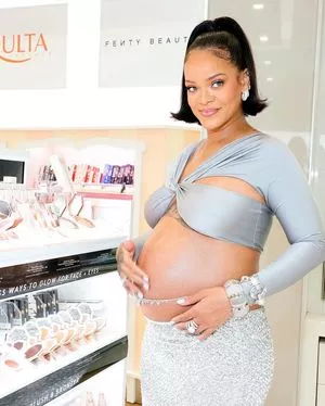 Rihanna OnlyFans Leaked Free Thumbnail Picture - #A1yreewvDR