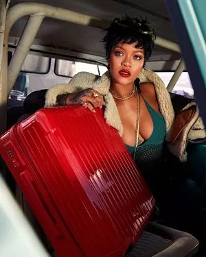 Rihanna OnlyFans Leaked Free Thumbnail Picture - #AGR08WDN8m