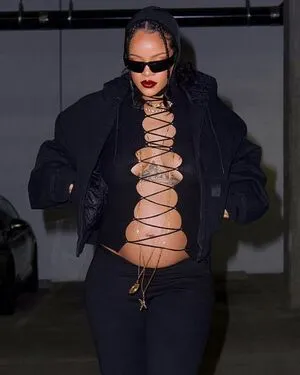 Rihanna OnlyFans Leaked Free Thumbnail Picture - #AK3XzFoVAA