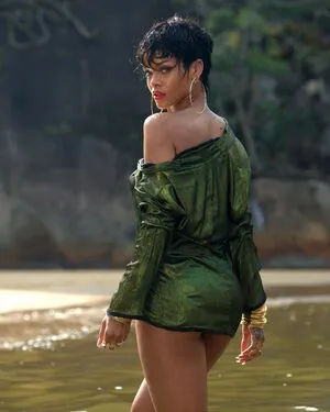 Rihanna OnlyFans Leaked Free Thumbnail Picture - #B9FkbffGjj