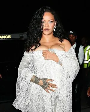 Rihanna OnlyFans Leaked Free Thumbnail Picture - #Dv1jg2bxVO