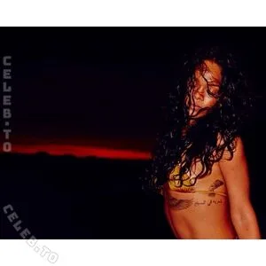Rihanna OnlyFans Leaked Free Thumbnail Picture - #E9ROEvMIIg