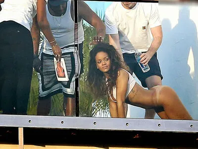 Rihanna OnlyFans Leaked Free Thumbnail Picture - #FWnxnQvVER