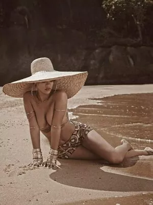 Rihanna OnlyFans Leaked Free Thumbnail Picture - #GPNYjjMf0Q