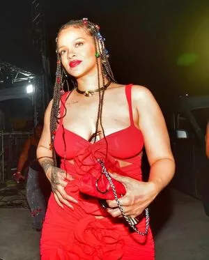 Rihanna OnlyFans Leaked Free Thumbnail Picture - #HonpzuCOhI