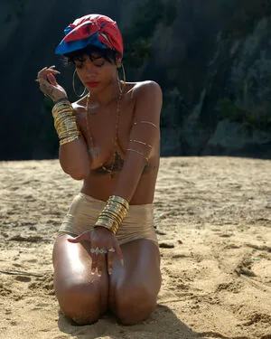 Rihanna OnlyFans Leaked Free Thumbnail Picture - #IiIU7mMuHI