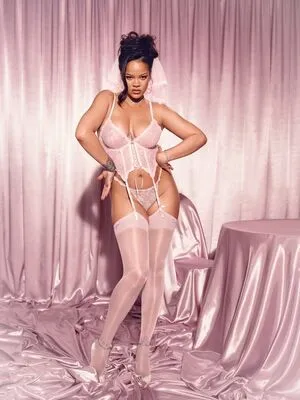 Rihanna OnlyFans Leaked Free Thumbnail Picture - #JAnwuXAmEr