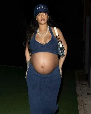 Rihanna OnlyFans Leaked Free Thumbnail Picture - #JixvS1sFIT
