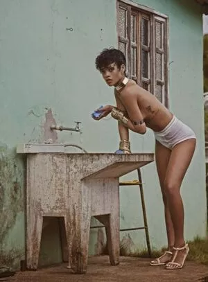 Rihanna OnlyFans Leaked Free Thumbnail Picture - #KwnA2FSGDs