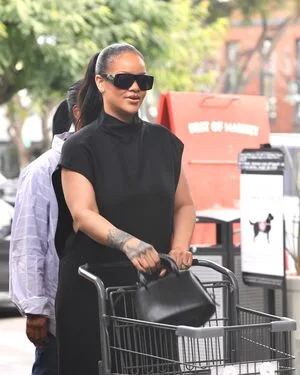 Rihanna OnlyFans Leaked Free Thumbnail Picture - #LCvZfZdeEI