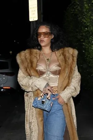 Rihanna OnlyFans Leaked Free Thumbnail Picture - #M51H7QHQVu