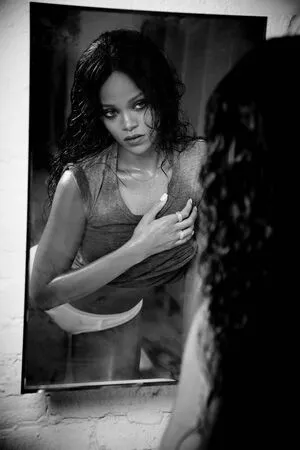 Rihanna OnlyFans Leaked Free Thumbnail Picture - #Nad4rteklQ