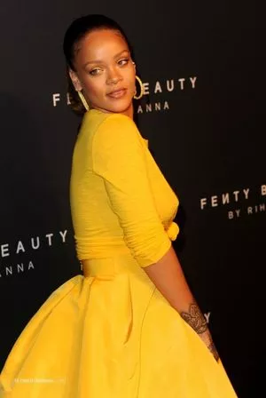 Rihanna OnlyFans Leaked Free Thumbnail Picture - #Ni2V2QRsxE