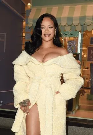 Rihanna OnlyFans Leaked Free Thumbnail Picture - #OWJsp5UvXC