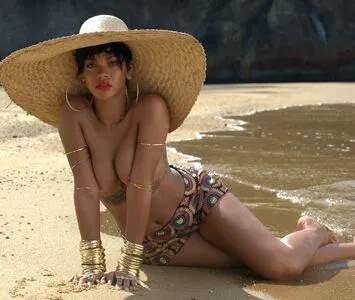 Rihanna OnlyFans Leaked Free Thumbnail Picture - #Pc3W6EI5Iy
