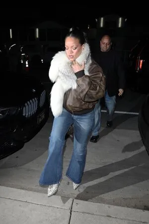Rihanna OnlyFans Leaked Free Thumbnail Picture - #Pe4hhDJ4GG