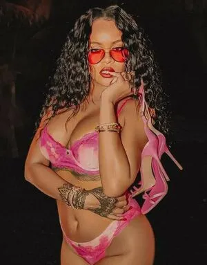 Rihanna OnlyFans Leaked Free Thumbnail Picture - #PnKAWMHLtC