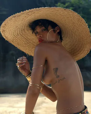 Rihanna OnlyFans Leaked Free Thumbnail Picture - #QguSWBP4on