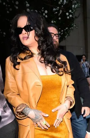 Rihanna OnlyFans Leaked Free Thumbnail Picture - #R7vUJ22b6M
