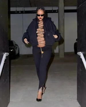 Rihanna OnlyFans Leaked Free Thumbnail Picture - #TipSxNrNj7