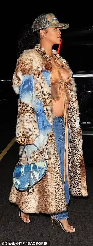 Rihanna OnlyFans Leaked Free Thumbnail Picture - #XnvH4XamGa