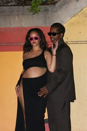 Rihanna OnlyFans Leaked Free Thumbnail Picture - #YGC9GcaZWc