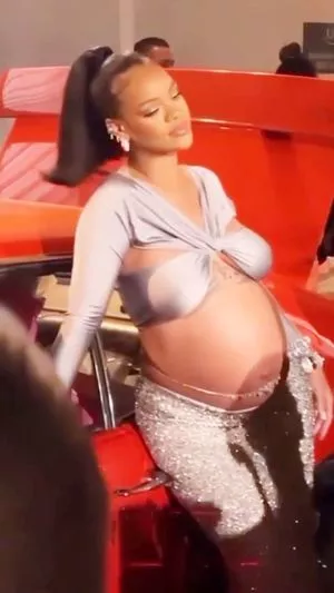 Rihanna OnlyFans Leaked Free Thumbnail Picture - #a9QLFOTQV4