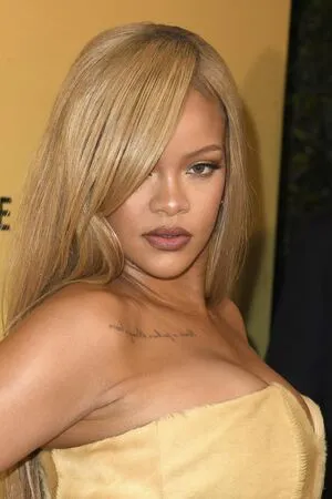 Rihanna OnlyFans Leaked Free Thumbnail Picture - #aRfgbGsypJ