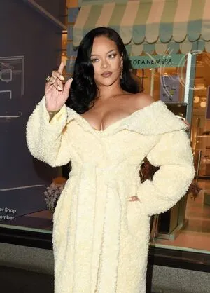 Rihanna OnlyFans Leaked Free Thumbnail Picture - #b0B41bpP7c