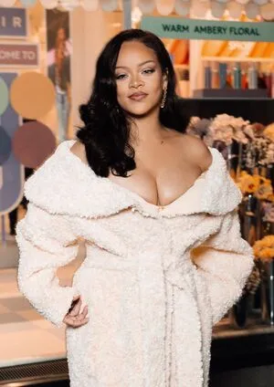 Rihanna OnlyFans Leaked Free Thumbnail Picture - #cZaw2orrnH