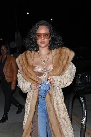 Rihanna OnlyFans Leaked Free Thumbnail Picture - #dfsuJsvPG8