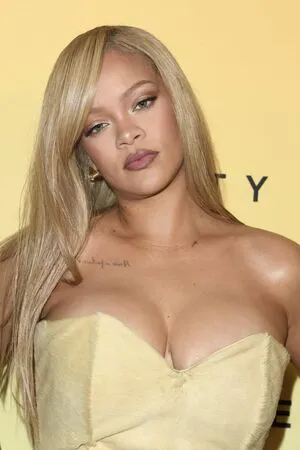 Rihanna OnlyFans Leaked Free Thumbnail Picture - #gWOhasE8BH